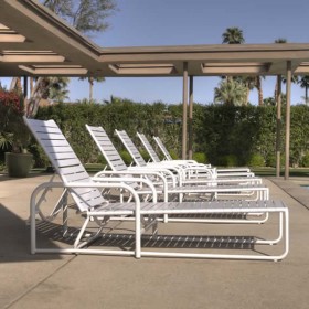pool-lounges-toward-gate-tonemapped